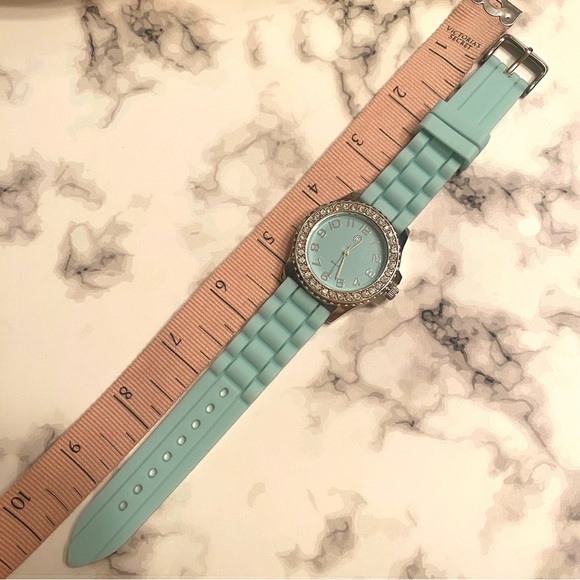NWOT Charming Charlie Pastel Blue Green Crystal Halo Rubber Silicone Watch - Picture 7 of 10